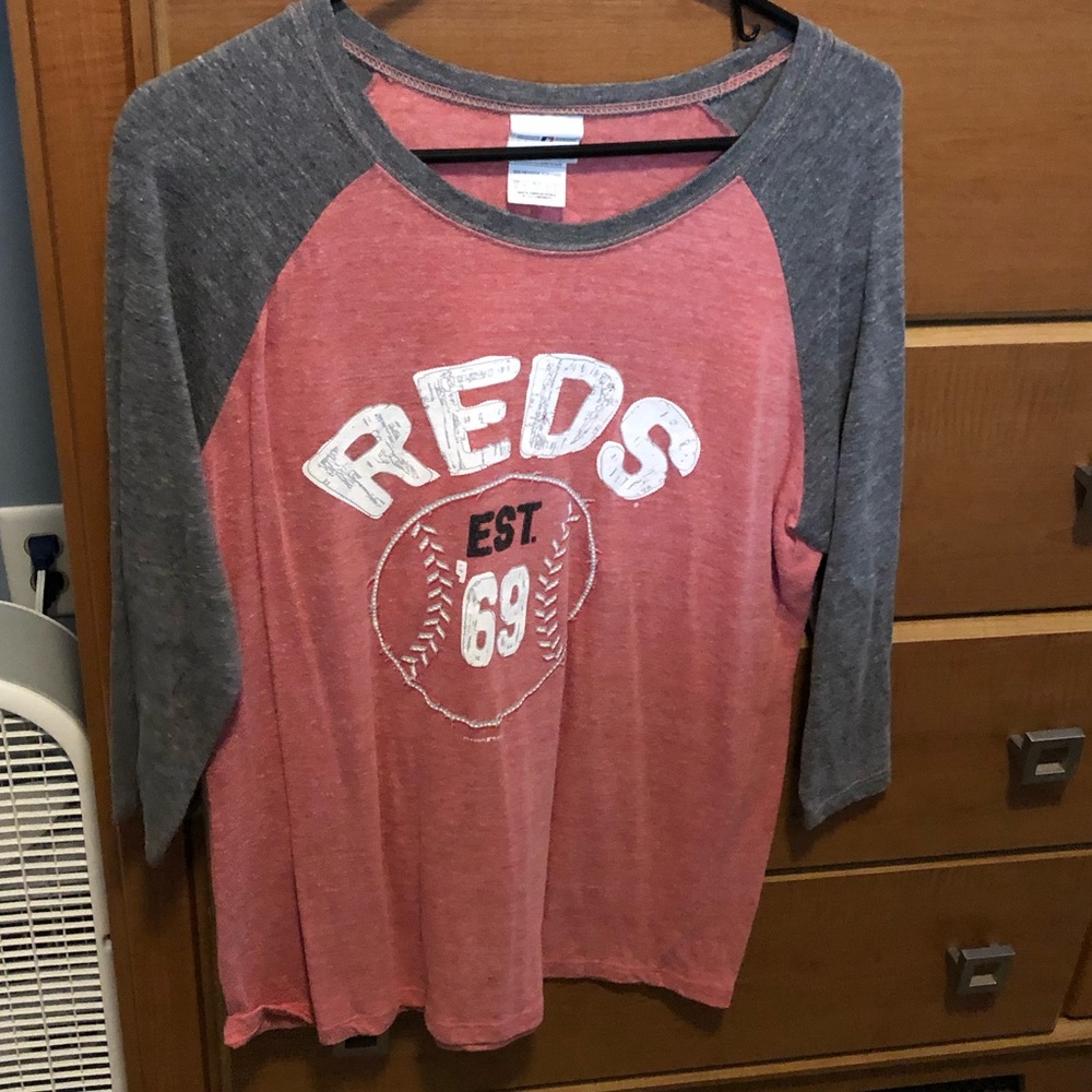 Women’s Cincinnati Reds 3/4 tee